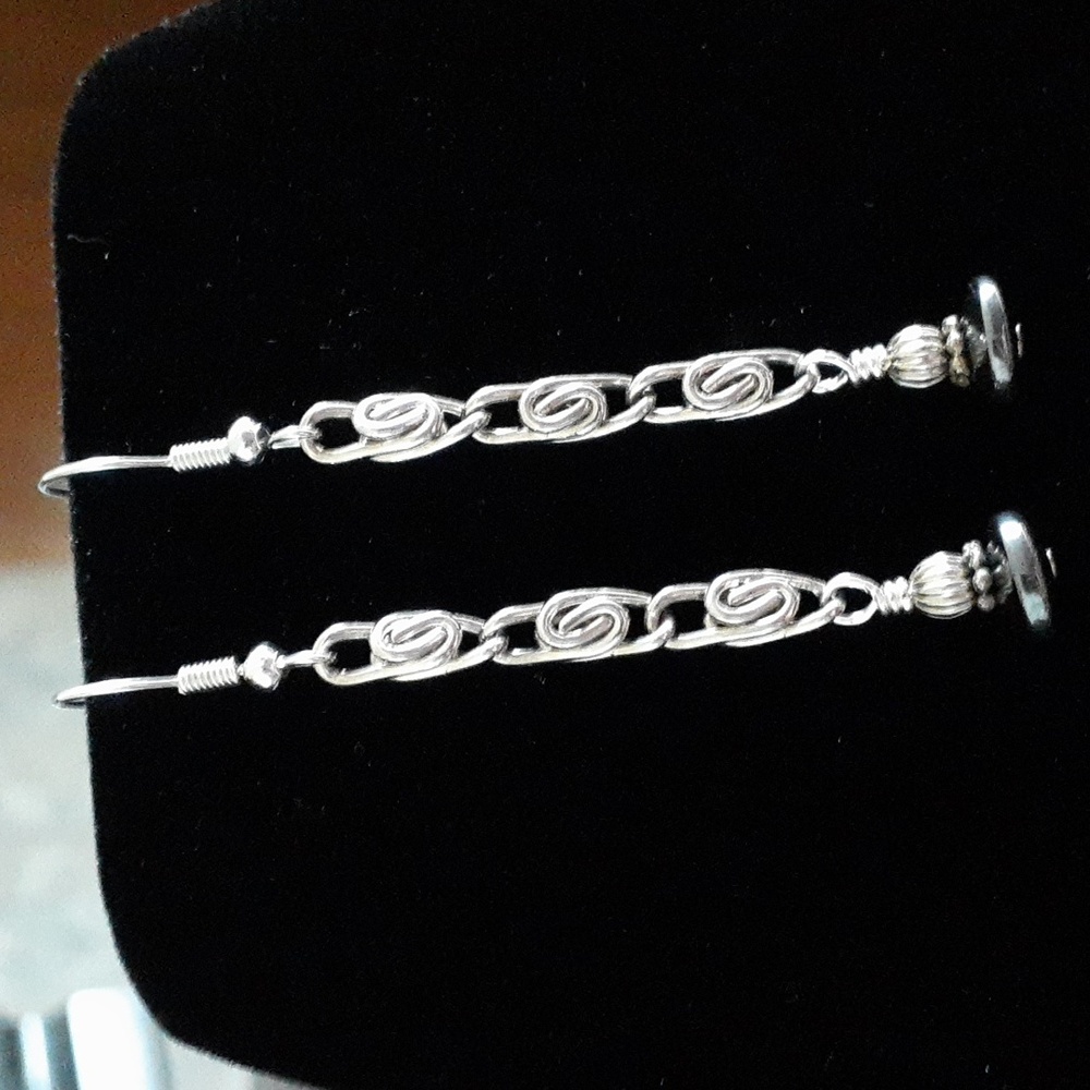 NWOT Dangly Silver Swirly Chain Earrings Q116